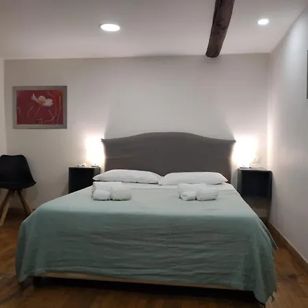 Tribunali Street House